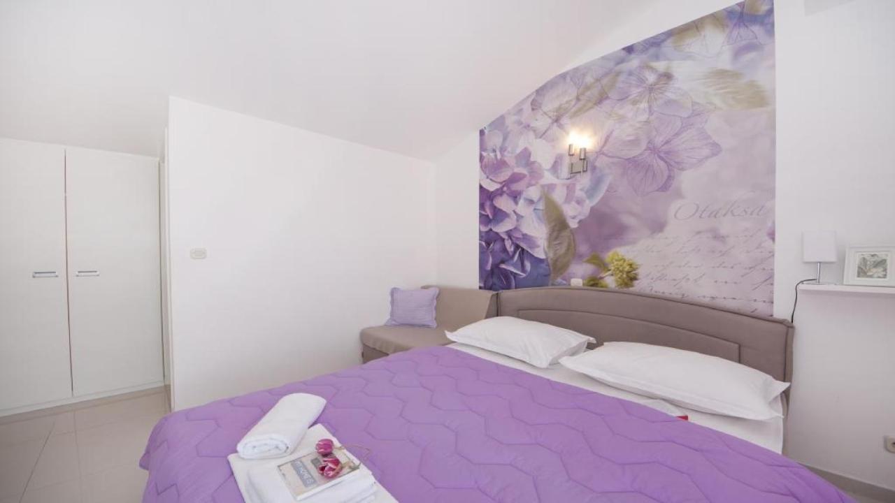 Apartments Angela Baška Voda Rom bilde